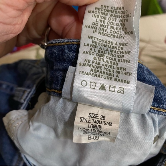 Joe’s Jeans Lonnie Style The Charlie High Rise Skinny Ankle Distressed Jeans - Picture 2 of 7